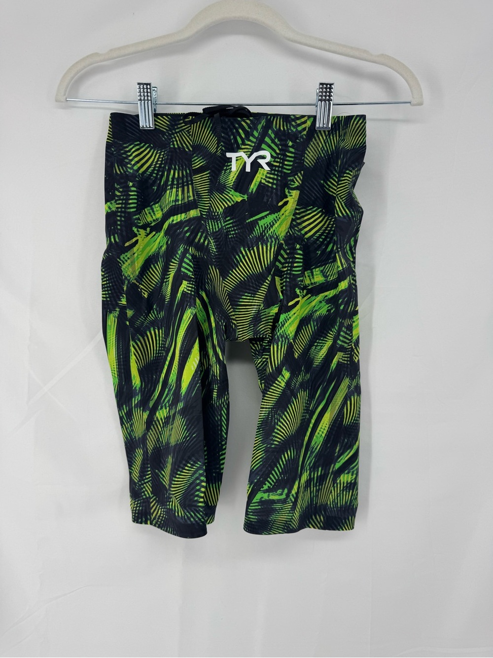 TYR Avictor Men’s Size 32 Tech Suit New in Box 0313